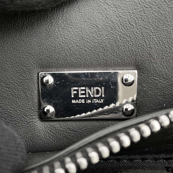 9750753 15 Fendi Peekaboo Iconic Large Leather Bag