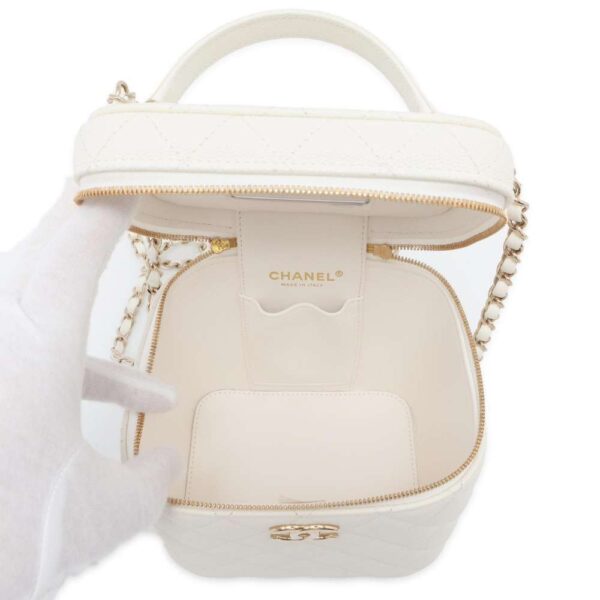 9751231 05 Chanel Cocomark Matelasse Vanity Caviar Bag White