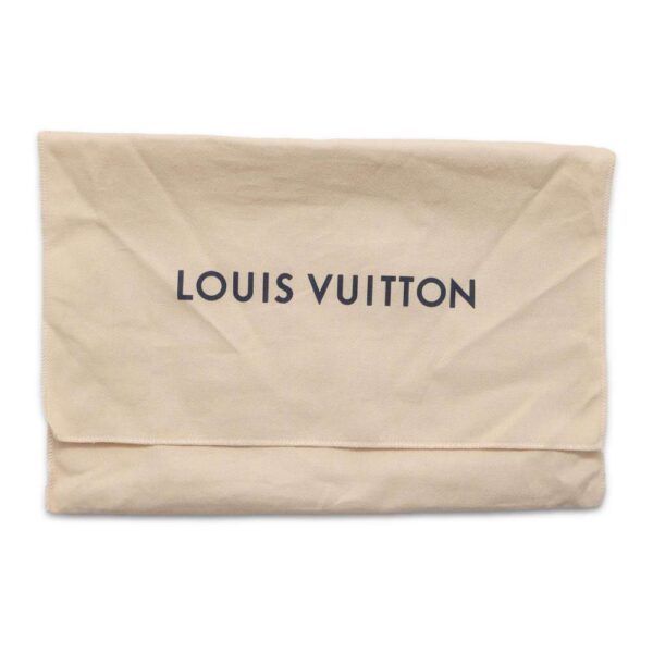 9751316 11 Louis Vuitton Grain Leather Pochette Clutch Black