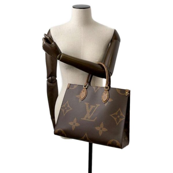 9752238 04 Louis Vuitton On The Go MM Monogram Reverse Tote Bag