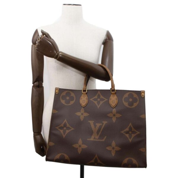 9752276 04 Louis Vuitton On The Go GM Monogram Reverse Tote Bag