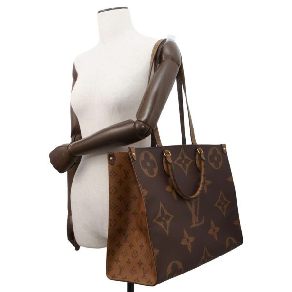 9752276 05 Louis Vuitton On The Go GM Monogram Reverse Tote Bag