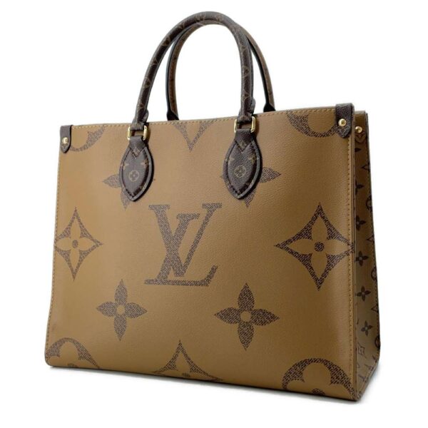 9758438 02 Louis Vuitton On the Go MM Monogram Reverse Giant Tote Bag