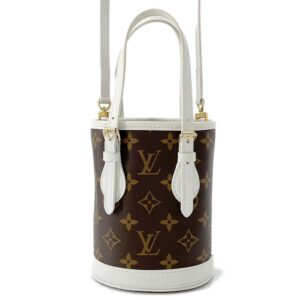 9758650 01 Louis Vuitton Daily Pouch Bag Black