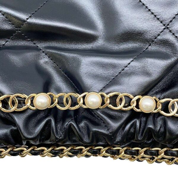 9763081 09 Chanel 22 Mini Matelasse Coco Mark Lambskin Shoulder Bag Black