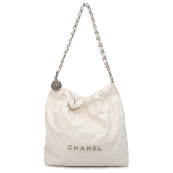 9775282 01 Chanel 22 Small Shiny Calf Leather Shoulder Bag White