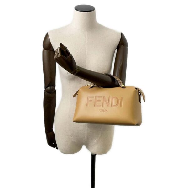 9801004 04 Fendi Visible Medium Leather Handbag