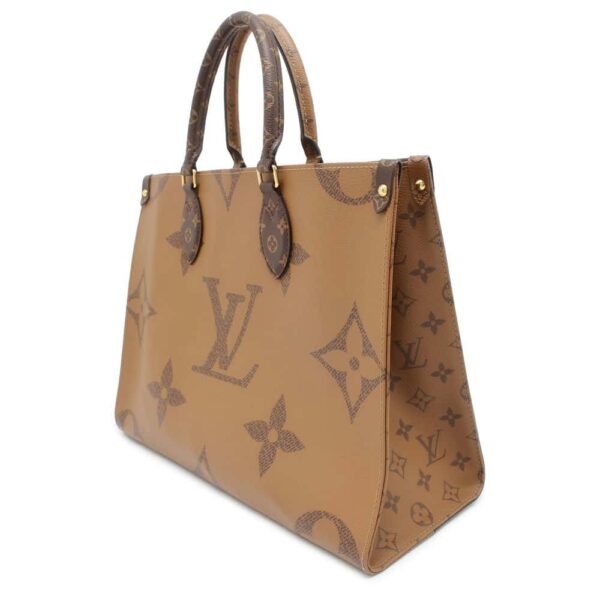 9817470 02 Louis Vuitton Monogram Reverse Giant On The Go MM Handbag