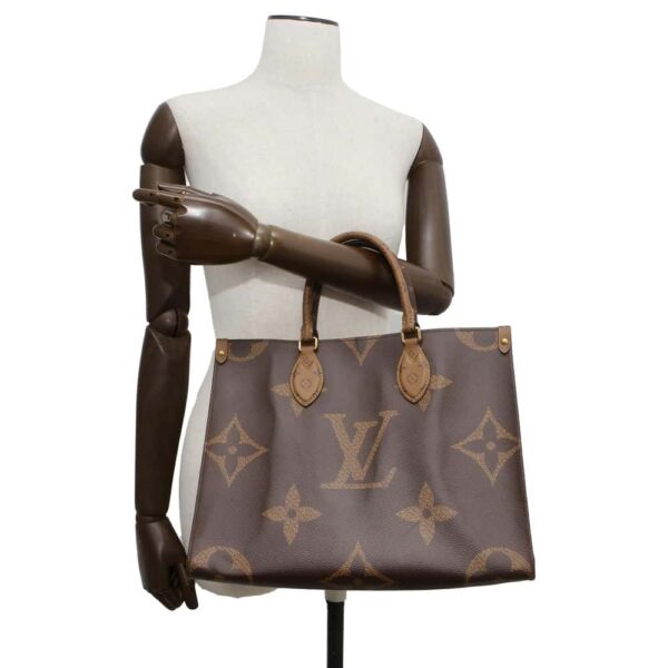 9817470 04 Louis Vuitton Monogram Reverse Giant On The Go MM Handbag