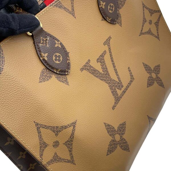 9817470 11 Louis Vuitton Monogram Reverse Giant On The Go MM Handbag