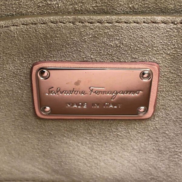 9819610 16 Salvatore Ferragamo Leather Shoulder Bag Black