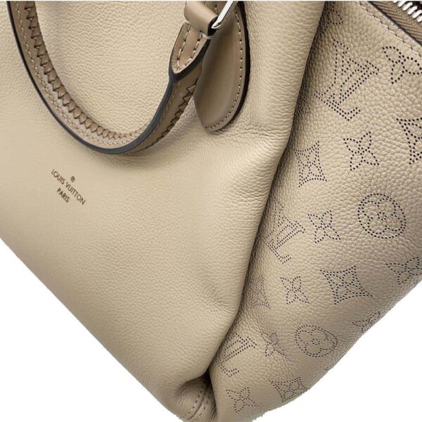 9819894 07 Louis Vuitton Monogram Mahina Omair 2way Shoulder Bag