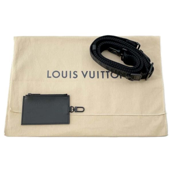 9820357 12 Louis Vuitton Aerogram Leather Messenger Voyage Clutch Black