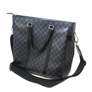 a21 2112 1 CHANEL Tote Bag Caviar Skin Leather Black