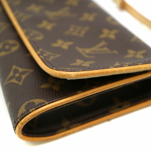 a21 2841 8 Louis Vuitton Pochette Twin GM Shoulder Bag Monogram Brown