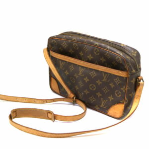 a21 4030 1 Louis Vuitton Keepall 55 Epi Bag Noir