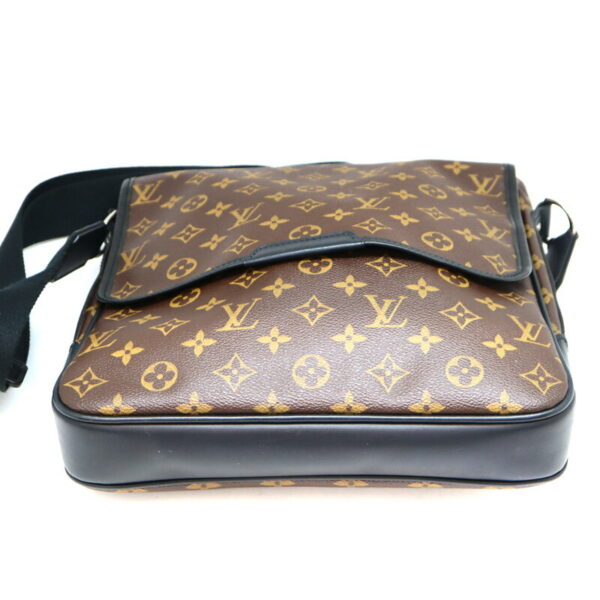 a21 450 6 Louis Vuitton Bus MM Shoulder Bag Monogram Brown