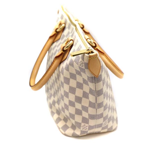 a21 4965 5 Louis Vuitton Saleya PM Handbag Damier White