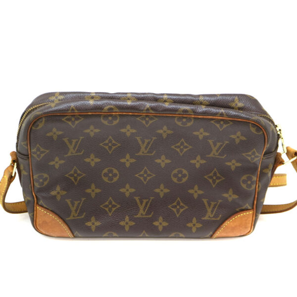 a21 9605 3 Louis Vuitton Trocadero 27 Shoulder Bag Monogram Brown