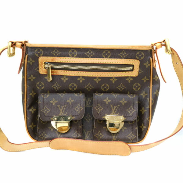 a22 287 2 Louis Vuitton Hudson GM Shoulder Bag Monogram Brown