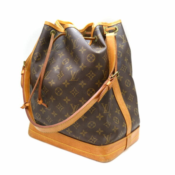 a22 442 1 Louis Vuitton Noe Shoulder Bag Monogram Brown