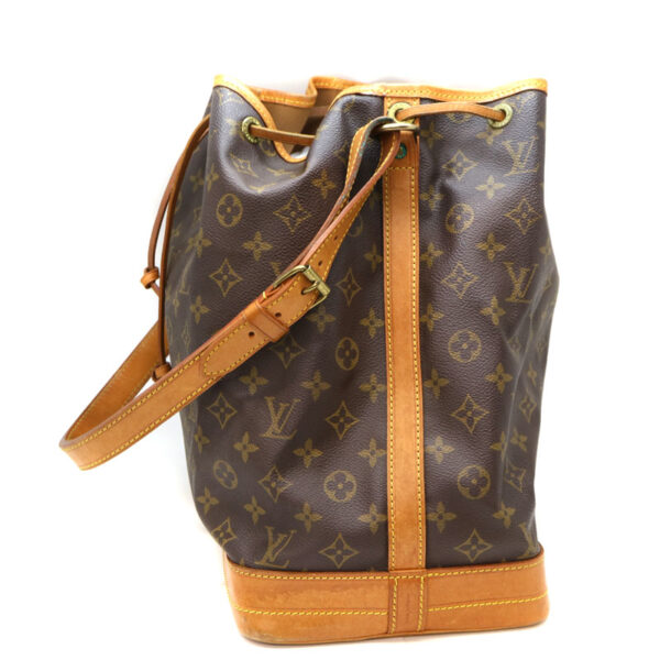 a22 442 5 Louis Vuitton Noe Shoulder Bag Monogram Brown