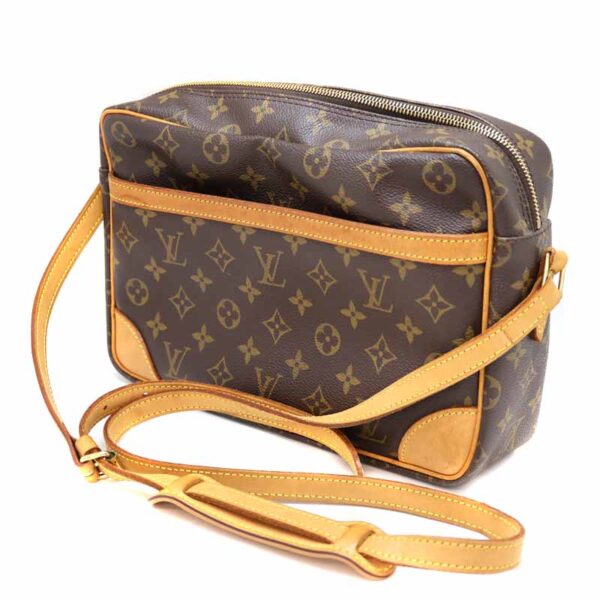 a22 4934 1 Louis Vuitton Trocadero 30 Shoulder Bag Canvas Brown