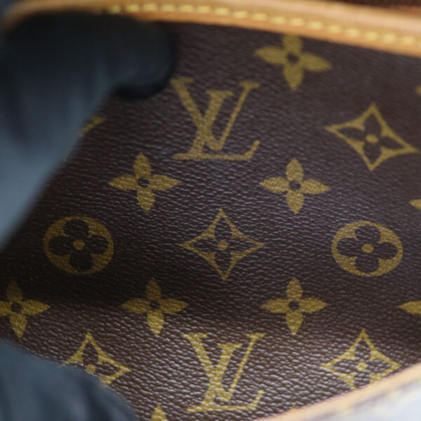 a22 550 9 Louis Vuitton Sologne Shoulder Bag Monogram Canvas Brown