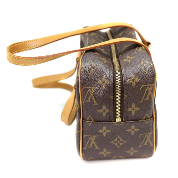 a22 6512 4 Louis Vuitton Cite MM Shoulder Bag Monogram Brown