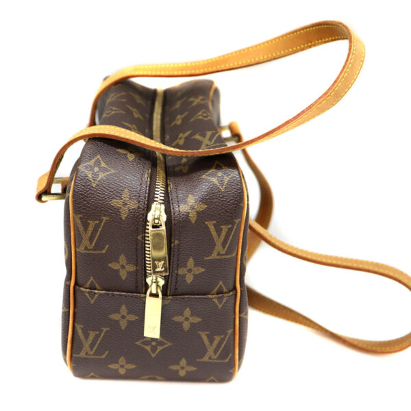 a22 6512 5 Louis Vuitton Cite MM Shoulder Bag Monogram Brown