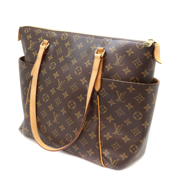 a22 7289 1 Louis Vuitton Totally MM Shoulder Bag Monogram Canvas Brown