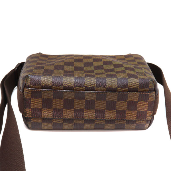 a22 8595 6 Louis Vuitton Trotter Beaubourg Shoulder Bag Damier Canvas Brown