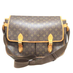 a23 10884 1 Louis Vuitton Sesame Monogram Canvas Daily Pouch