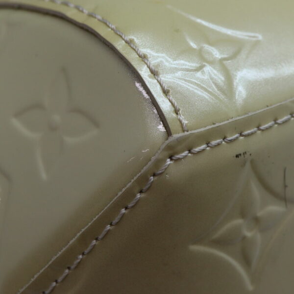 a23 2413 6 Louis Vuitton Sherwood PM Handbag Vernis Perle