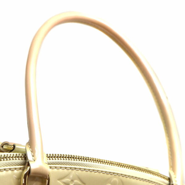 a23 2413 8 Louis Vuitton Sherwood PM Handbag Vernis Perle