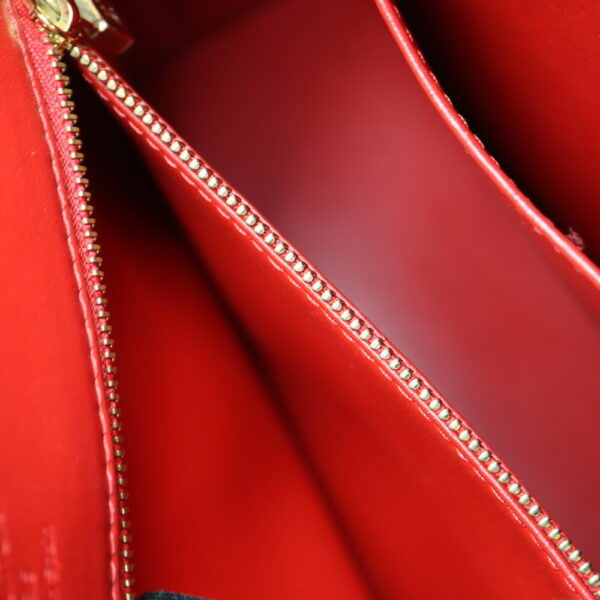 a23 3993 11 Louis Vuitton Houston Handbag Monogram Vernis Red