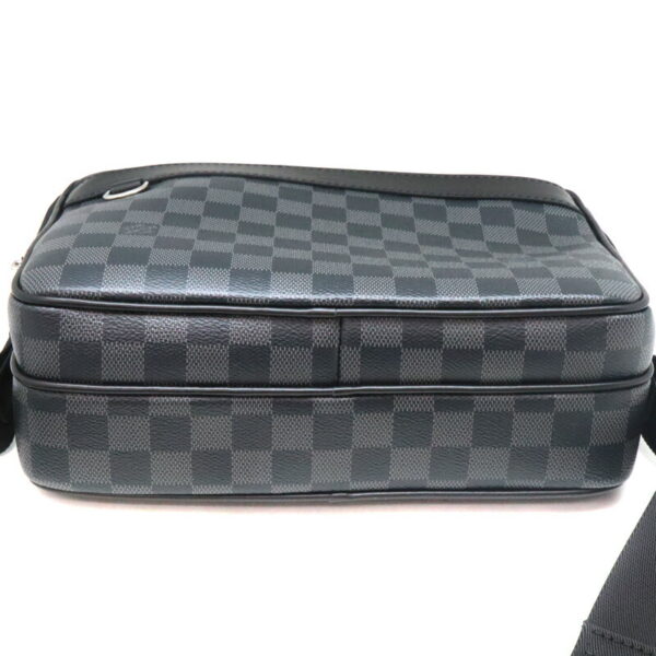 a23 4292 5 Louis Vuitton Trocadero Messenger PM Damier Graphite