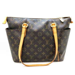 a23 7551 1 Louis Vuitton OntheGo MM Monogram Implant Leather Noir Black