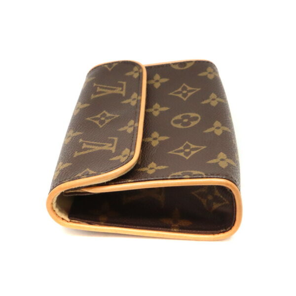 a23 8258 5 Louis Vuitton Pochette Florentine Monogram Canvas Belt XS Brown