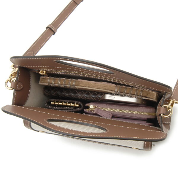 bb8039361 5 Burberry Horseferry Shoulder Bag