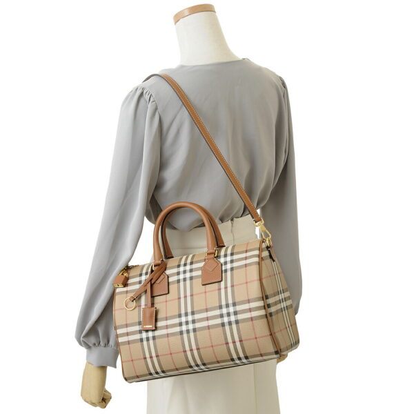 bb8071355 4 Burberry Check Handbag Biege