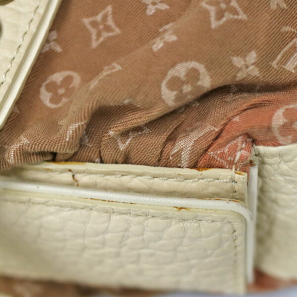 c20 5823 8 Louis Vuitton Trapeze GM Handbag Monogram Beige White