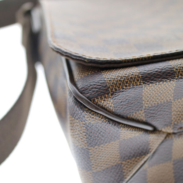 c20 6043 13 Louis Vuitton District MM Crossbody Bag Damier Brown