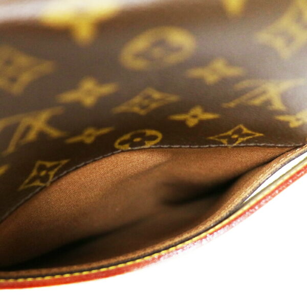 c21 1307 8 Louis Vuitton Aves Shoulder Bag Monogram Canvas Brown