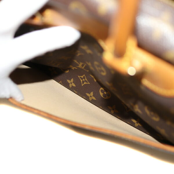 c21 5389 13 Louis Vuitton Deauville Vanity Handbag Monogram