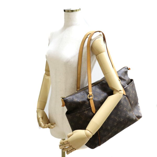 c21 6274 8 Louis Vuitton Totally MM Tote Bag Monogram Canvas Brown