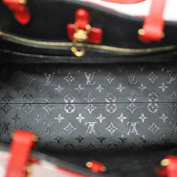 c22 2021 9 Louis Vuitton On the Go GM Fisher Shoulder Bag Black Red