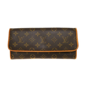 c22 2690 1 Louis Vuitton Monogram Odeon NM Messenger Bag