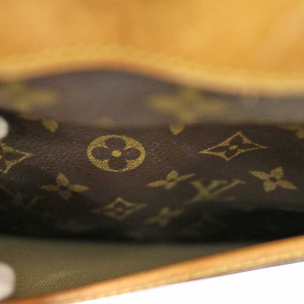 c22 2714 13 Louis Vuitton Deauville Vanity Handbag Monogram