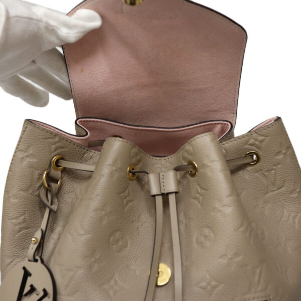 c22 403 9 Louis Vuitton Montsouris PM Rucksack Monogram Empreinte Beige